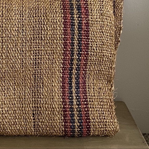 SOLD Vintage burlap tote, market, beach bag with handles - Picture 4 of 5